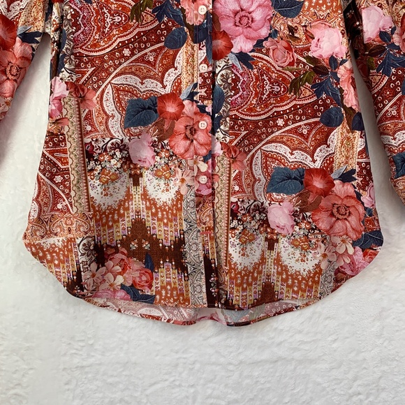 Chico's No Iron Chic Stretch Floral Flip Cuff Button Down Sz 8 - Picture 4 of 10